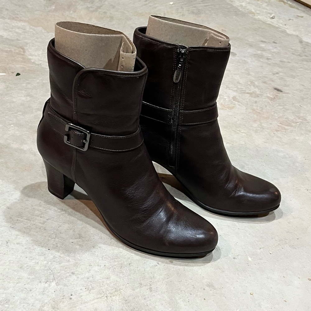 Clarks Dark Brown “Study Grade” Heeled Boots